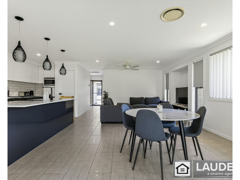 64 Albatross Way, Old Bar NSW 2430
