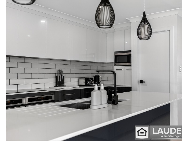 64 Albatross Way, Old Bar NSW 2430