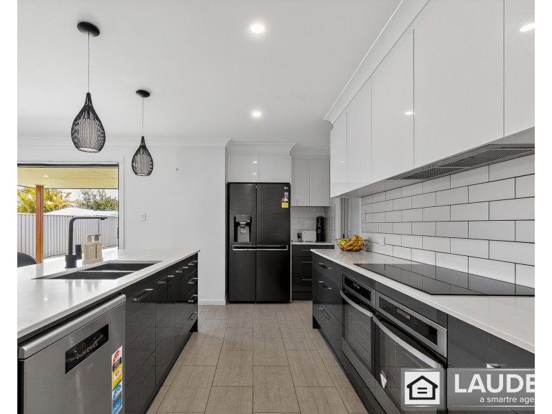 64 Albatross Way, Old Bar NSW 2430