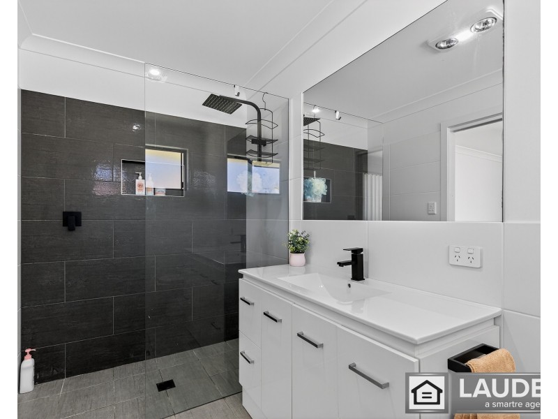 64 Albatross Way, Old Bar NSW 2430
