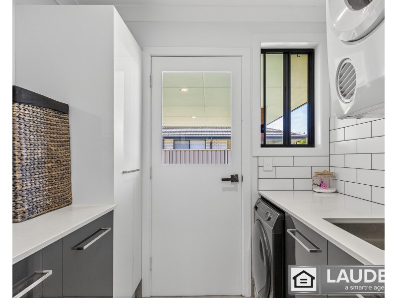 64 Albatross Way, Old Bar NSW 2430