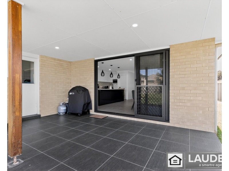 64 Albatross Way, Old Bar NSW 2430