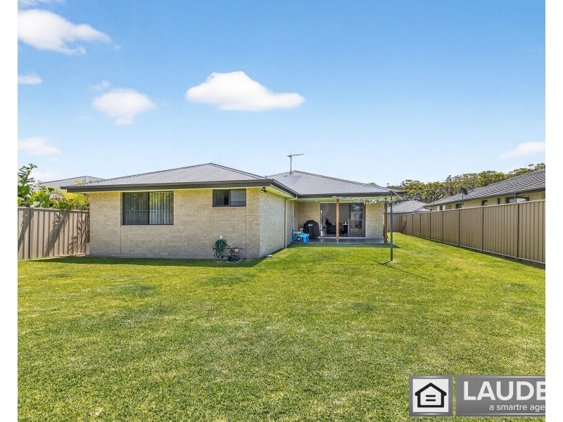 64 Albatross Way, Old Bar NSW 2430