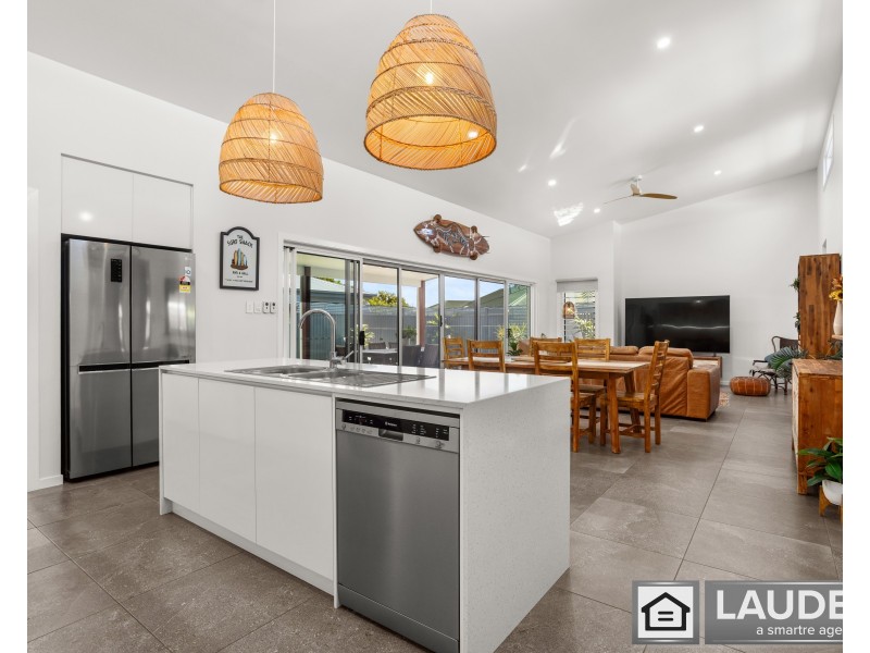 5 Bunyan Avenue, Old Bar NSW 2430