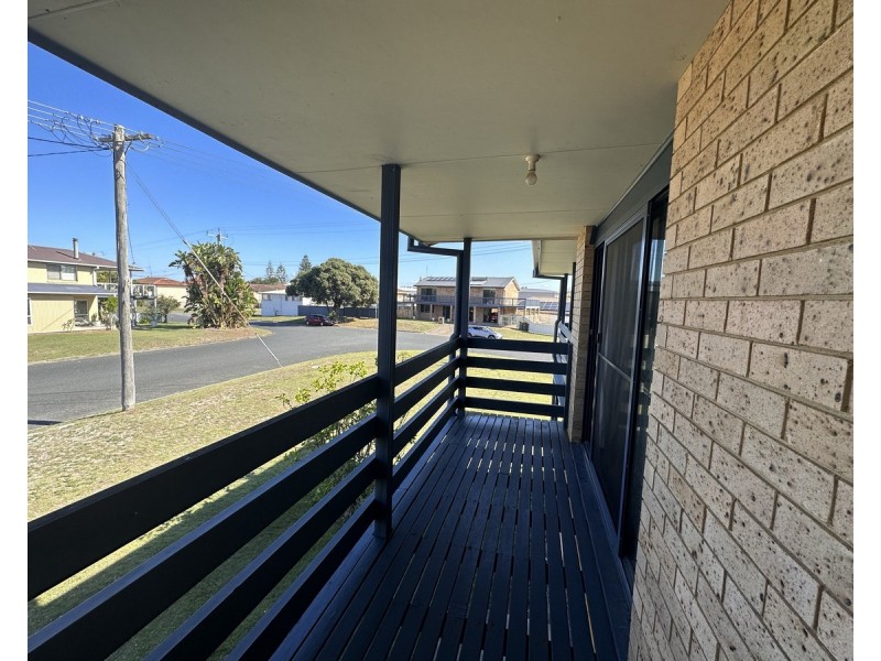 2/47-49 Hall Street, Old Bar NSW 2430