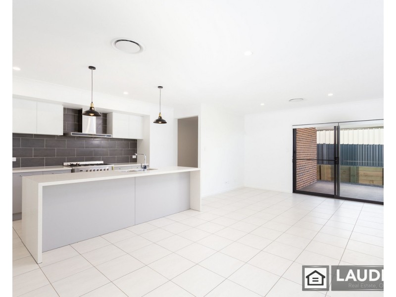8 Viewmont Way, Old Bar NSW 2430