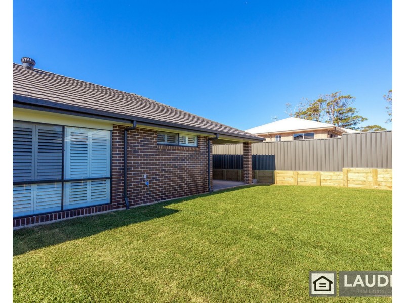 8 Viewmont Way, Old Bar NSW 2430