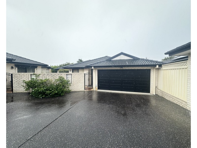 2/15 Mistral Place, Old Bar NSW 2430