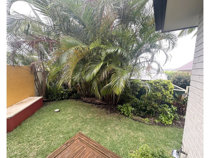 2/15 Mistral Place, Old Bar NSW 2430