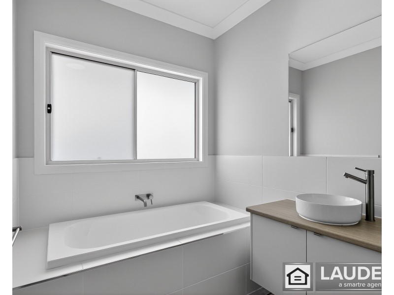 1/18 Cubbaroo Street, Old Bar NSW 2430