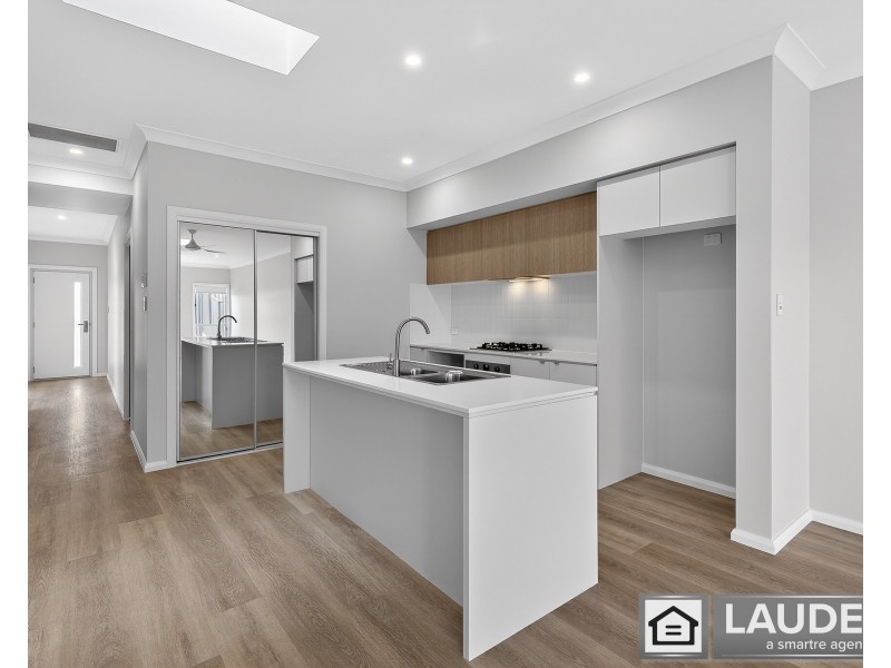 2/18 Cubbaroo Street, Old Bar NSW 2430