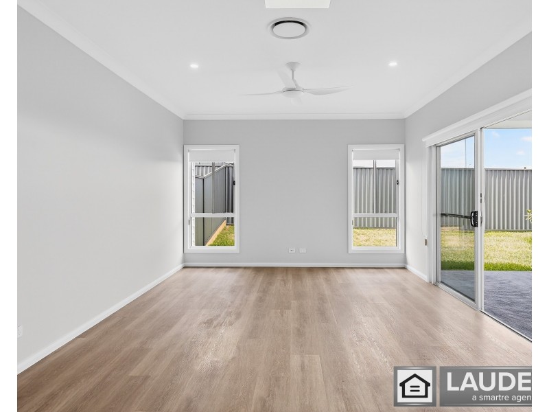 2/18 Cubbaroo Street, Old Bar NSW 2430