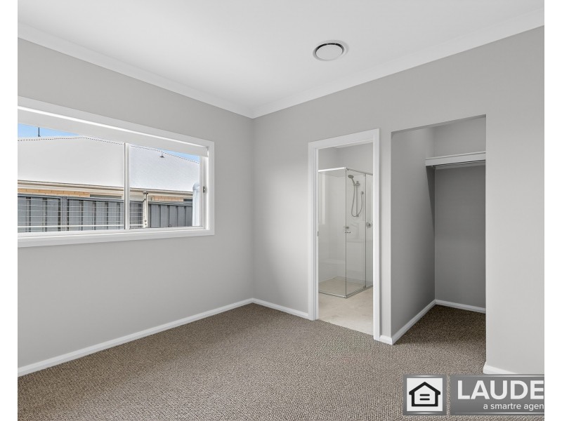 2/18 Cubbaroo Street, Old Bar NSW 2430
