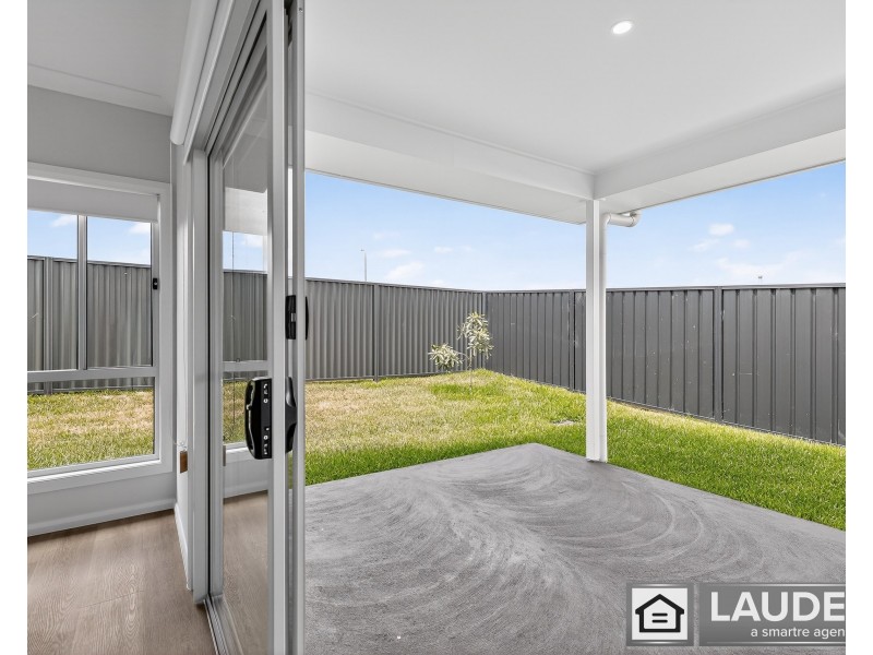 2/18 Cubbaroo Street, Old Bar NSW 2430