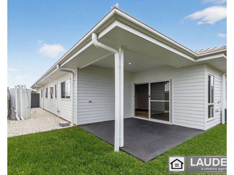 2/18 Cubbaroo Street, Old Bar NSW 2430