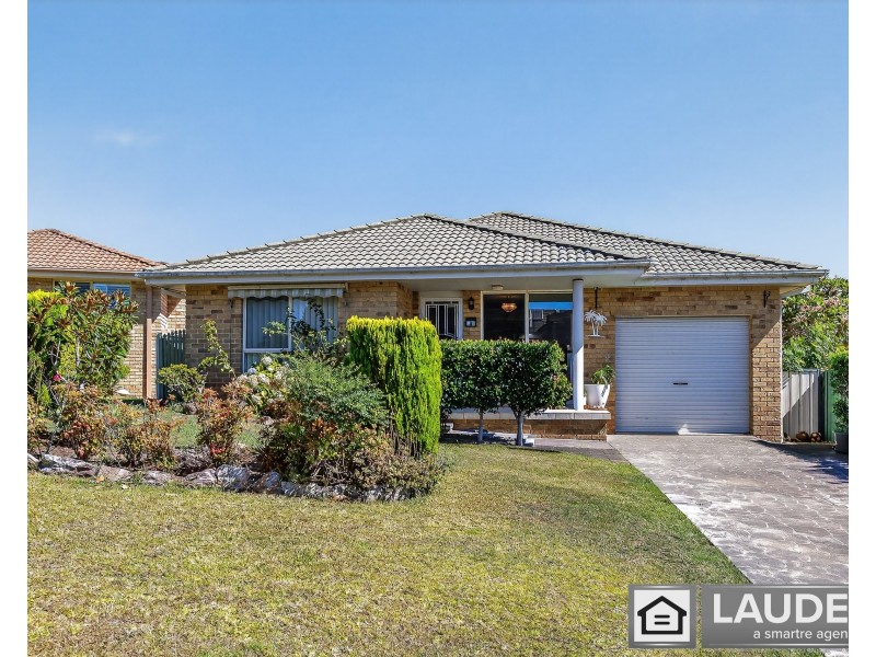 8 Snoewood Street, Old Bar NSW 2430
