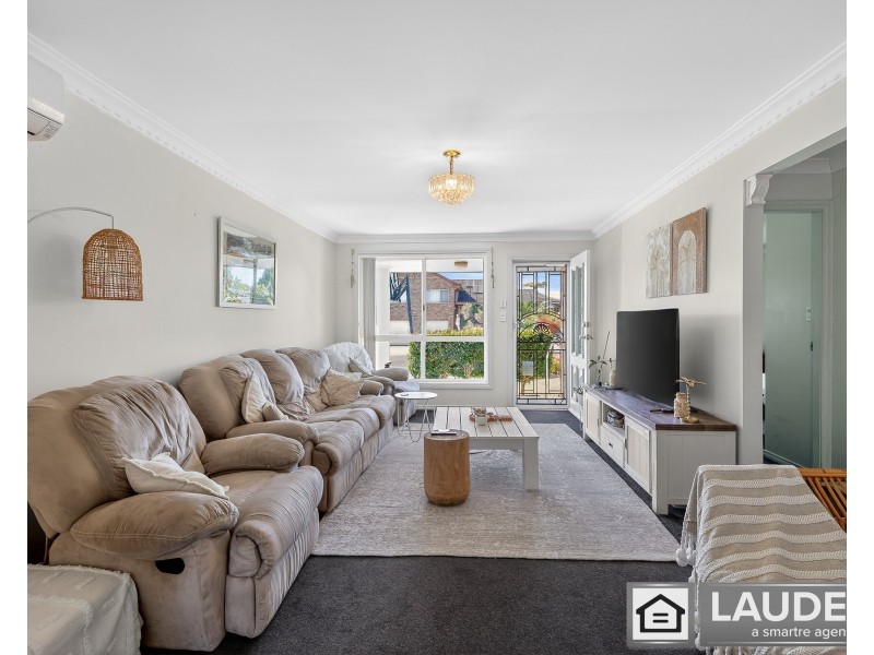 8 Snoewood Street, Old Bar NSW 2430