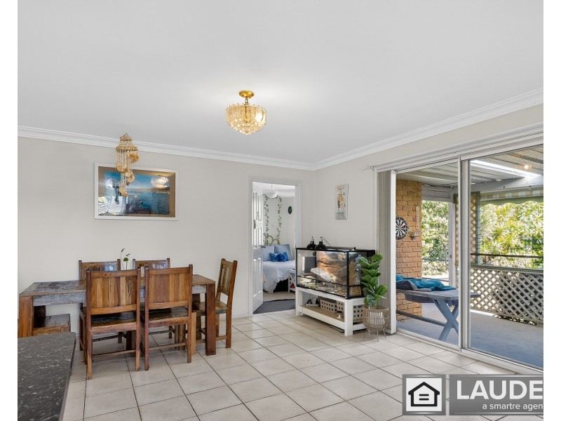 8 Snoewood Street, Old Bar NSW 2430
