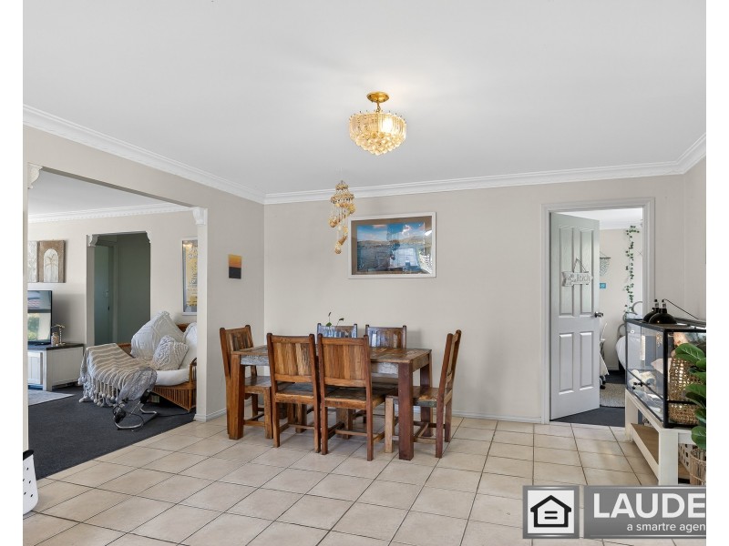 8 Snoewood Street, Old Bar NSW 2430