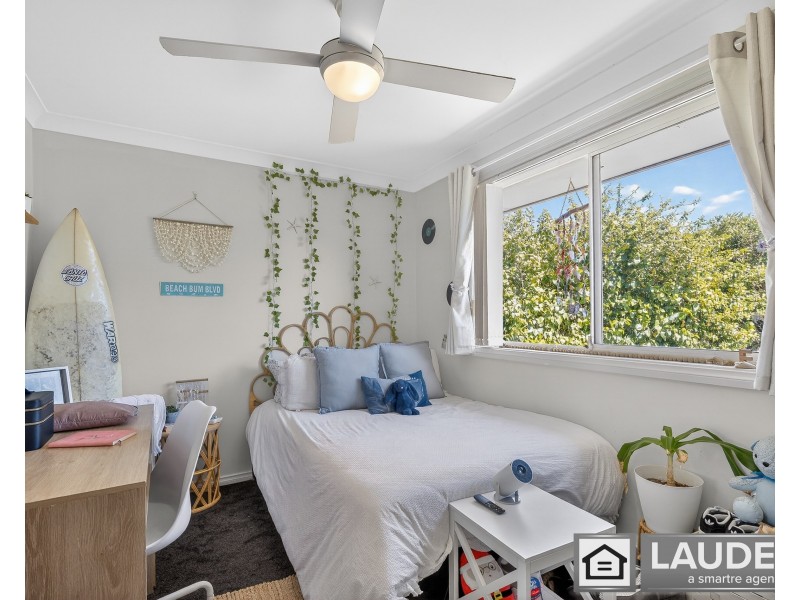 8 Snoewood Street, Old Bar NSW 2430