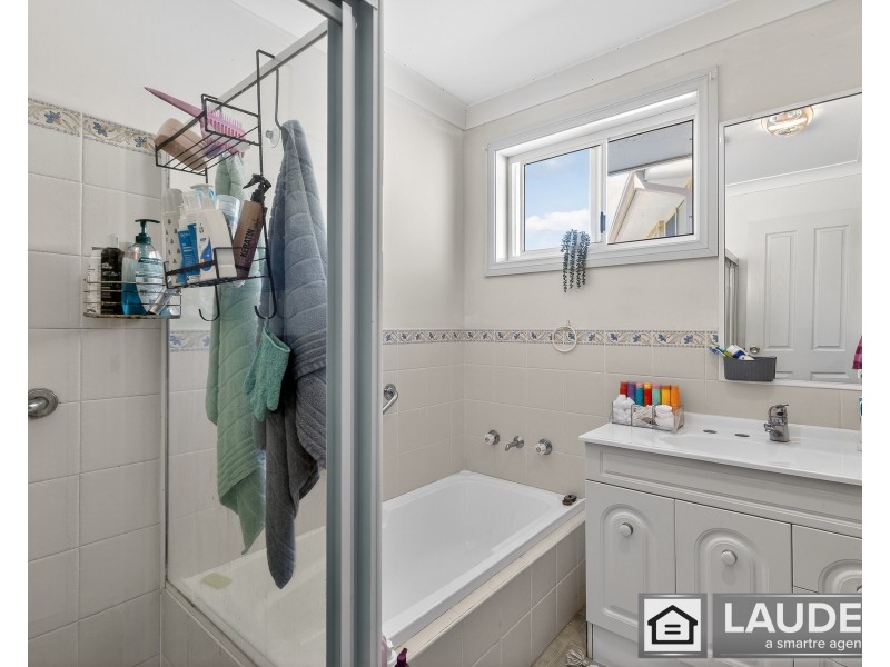 8 Snoewood Street, Old Bar NSW 2430