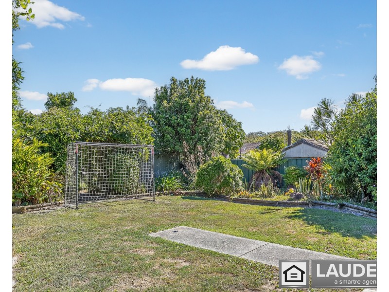8 Snoewood Street, Old Bar NSW 2430