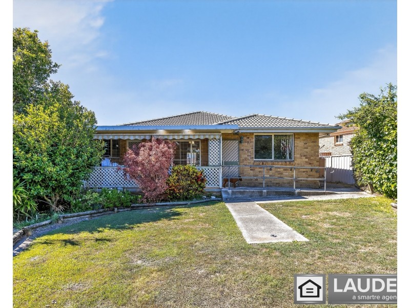 8 Snoewood Street, Old Bar NSW 2430