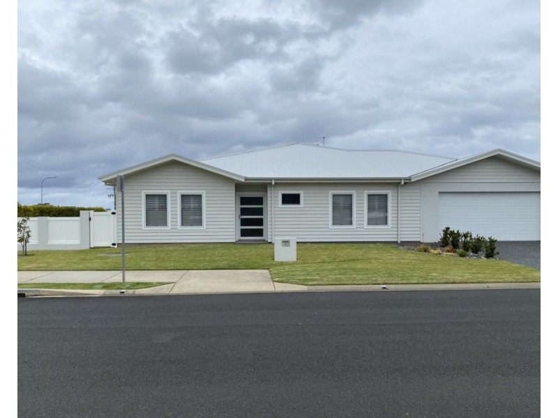 1 Bunyan Avenue, Old Bar NSW 2430