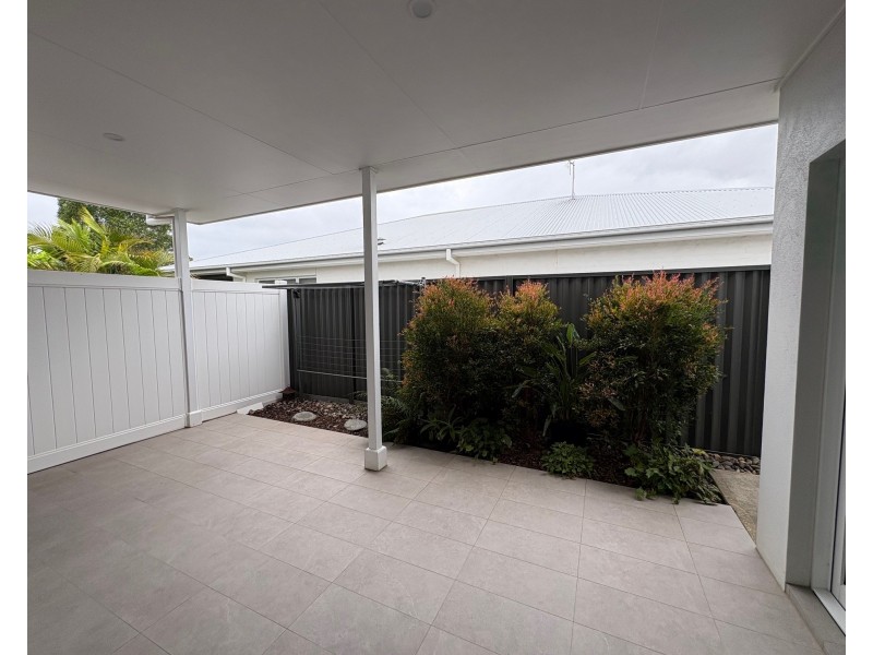 1 Bunyan Avenue, Old Bar NSW 2430