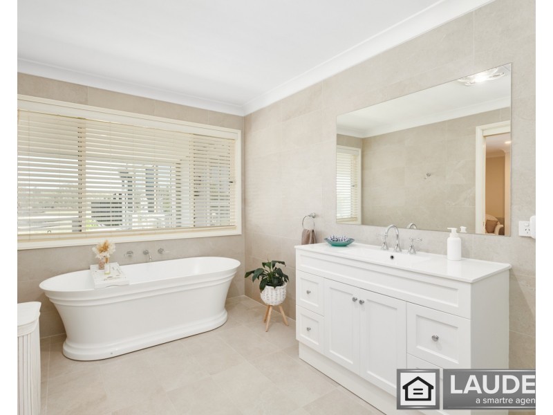 700 Manning Point Road, Oxley Island NSW 2430