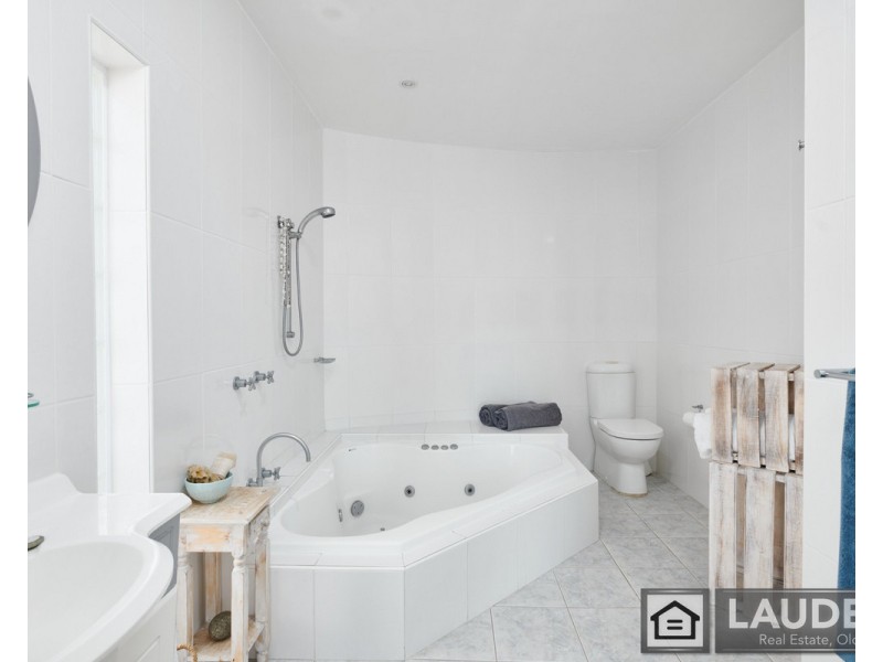 9 Seaview Parade, Wallabi Point NSW 2430