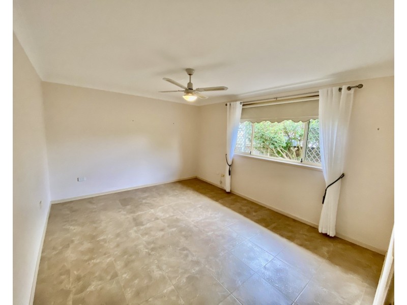 1/12 Eucalypt Close, Old Bar NSW 2430