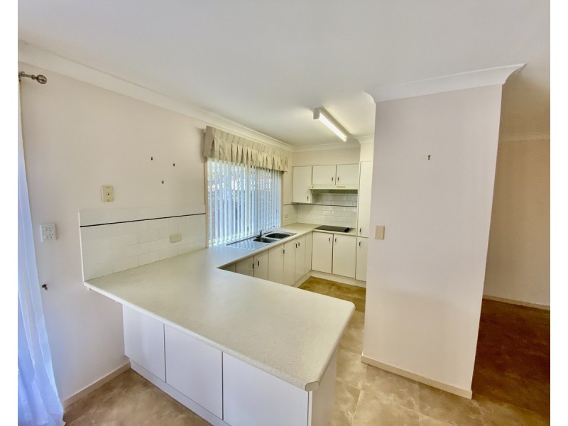 1/12 Eucalypt Close, Old Bar NSW 2430