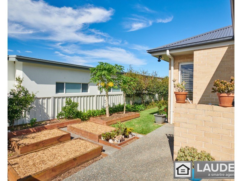1 Kadungle Close, Wallabi Point NSW 2430
