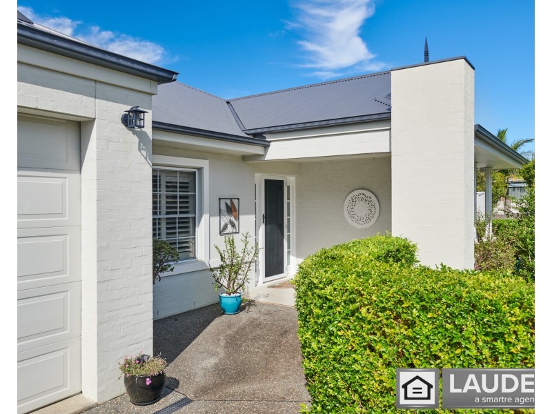 1 Kadungle Close, Wallabi Point NSW 2430