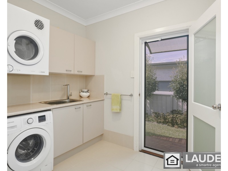 1 Kadungle Close, Wallabi Point NSW 2430