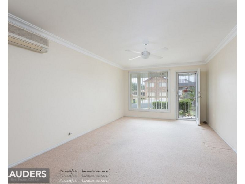 8 Snoewood Street, Old Bar NSW 2430