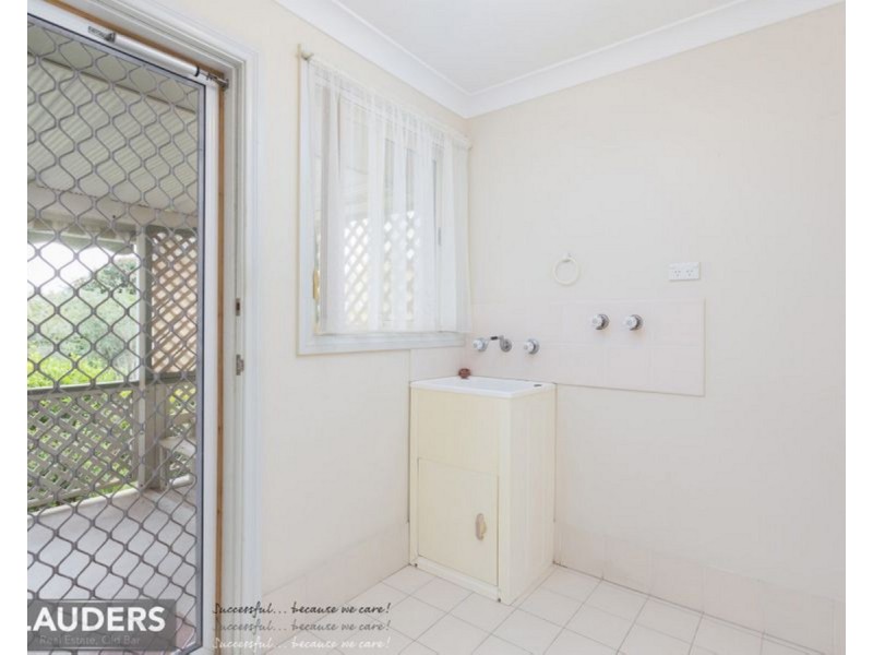 8 Snoewood Street, Old Bar NSW 2430