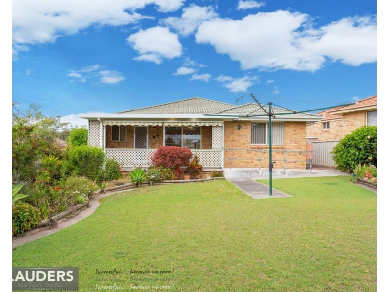 8 Snoewood Street, Old Bar NSW 2430