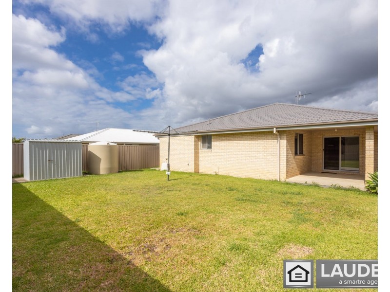 54 Albatross Way, Old Bar NSW 2430