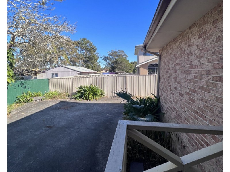 4/10 Connell Street, Old Bar NSW 2430