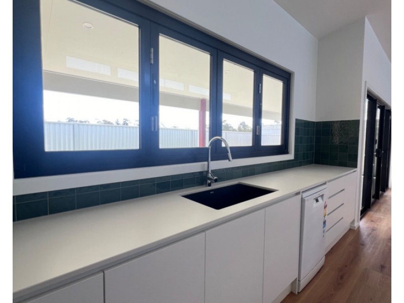 3b Retreat Close, Old Bar NSW 2430