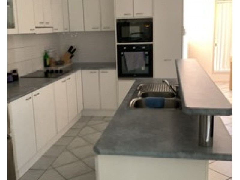 2 Albatross Way, Old Bar NSW 2430