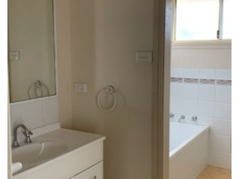 2 Albatross Way, Old Bar NSW 2430