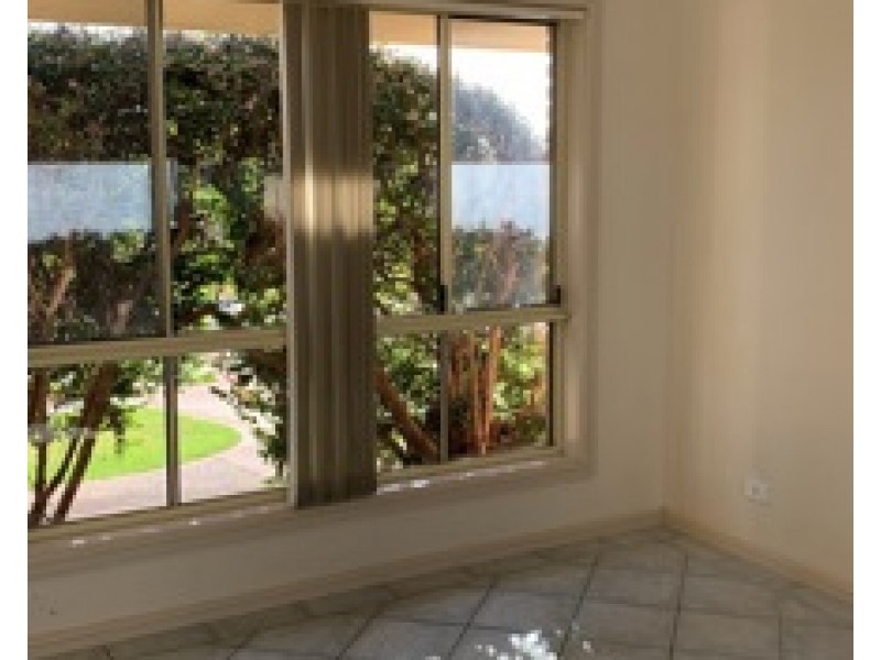 2 Albatross Way, Old Bar NSW 2430