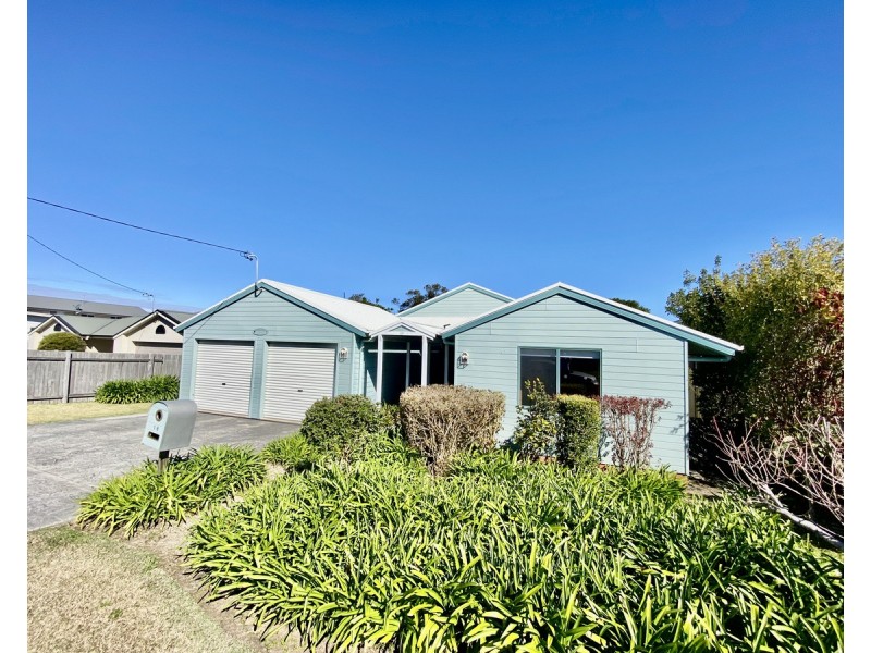 18 Connell Street, Old Bar NSW 2430