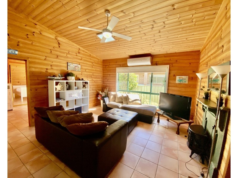 18 Connell Street, Old Bar NSW 2430