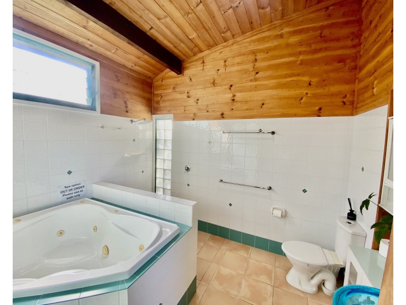 18 Connell Street, Old Bar NSW 2430