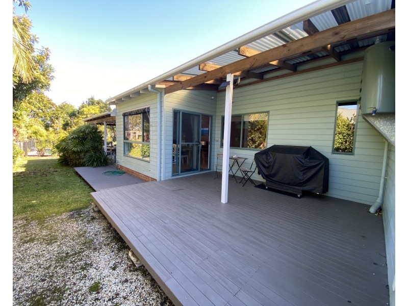 18 Connell Street, Old Bar NSW 2430