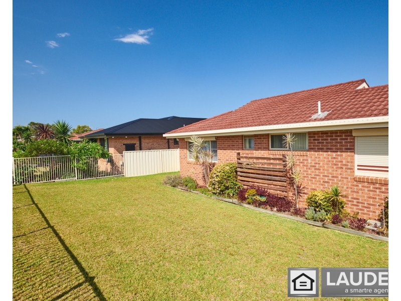 10 Pryor Crescent, Old Bar NSW 2430